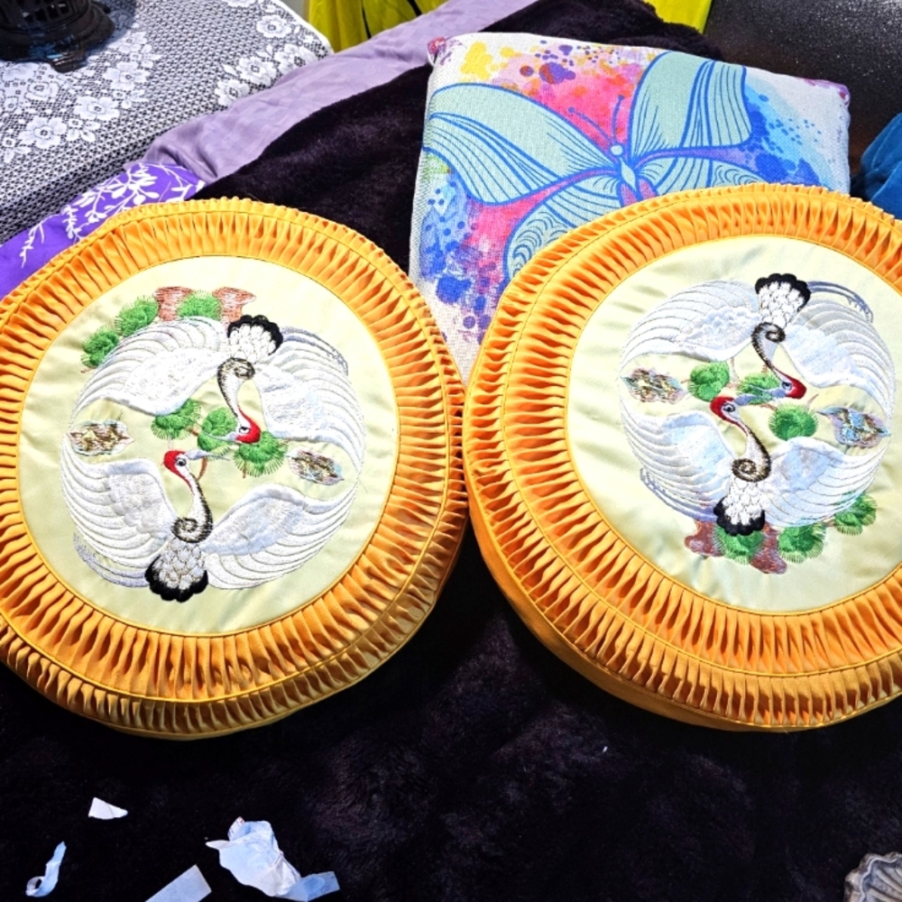 Imperial Red Headed Fighting Crane Royal Silk Throw Pillows Set Of Two E U C